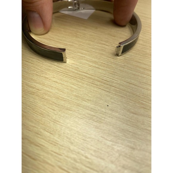 Banana Republic black enamel bangle NWT - Picture 5 of 6